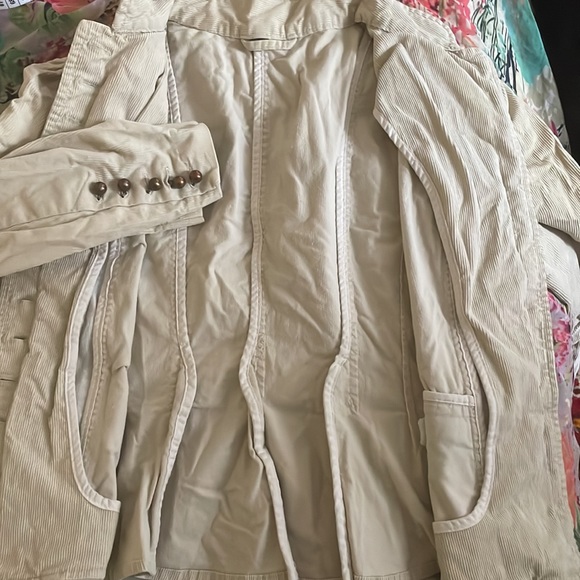 Jacket - Picture 9 of 9